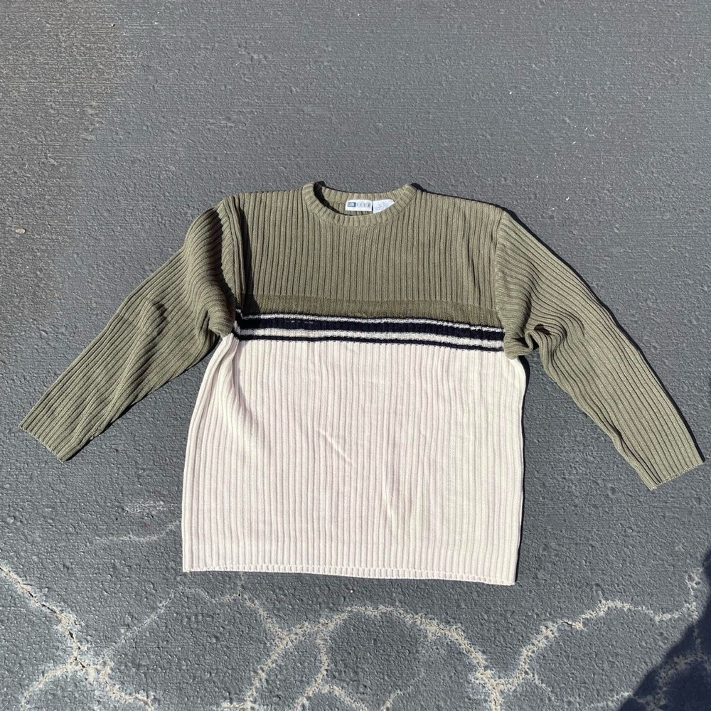 United skater pullover crewneck